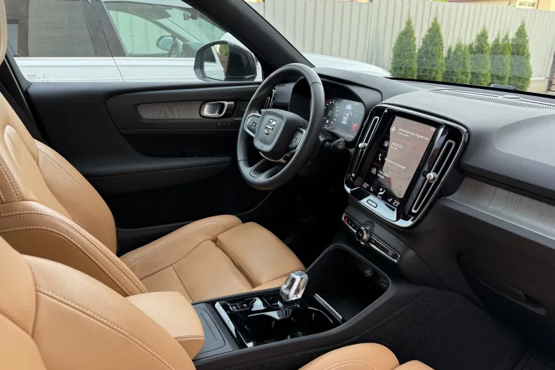 Volvo XC40 din 2021 cu 30.511 km - oferta VOL213190 - foto 20