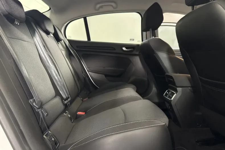 Renault Megane din 2022 cu 70.368 km - oferta REN213216 - foto 12