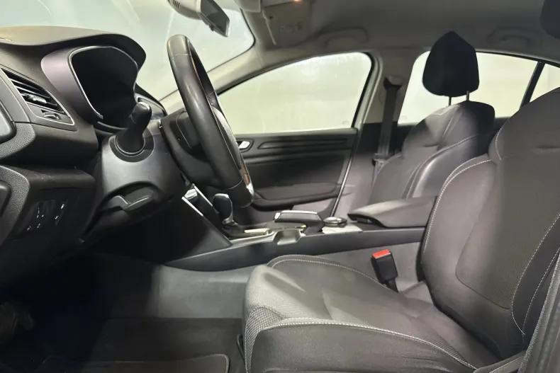 Renault Megane din 2022 cu 70.368 km - oferta REN213216 - foto 21