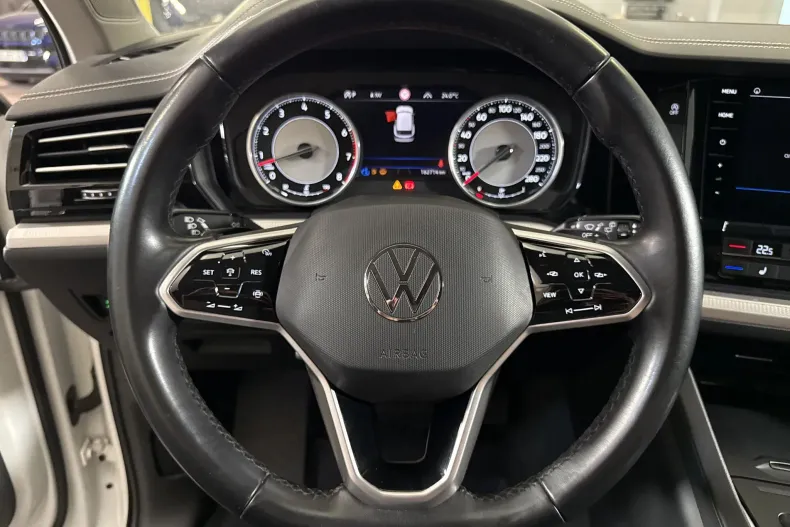 Volkswagen Touareg din 2021 cu 162.714 km - oferta VOL213222 - foto 16