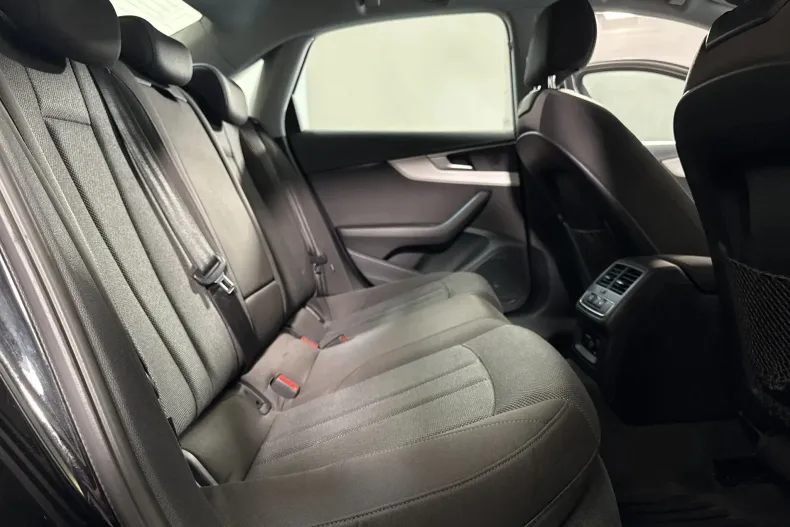 Audi A4 din 2021 cu 102.832 km - oferta AUD213224 - foto 12