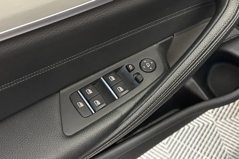 BMW 530d (Seria 5) din 2020 cu 116.434 km - oferta BMW213228 - foto 14