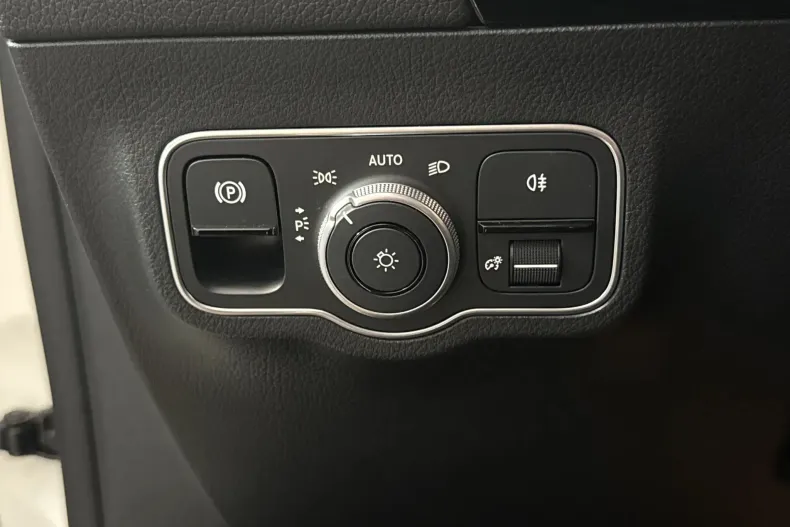 Mercedes-Benz GLA din 2024 cu 27.188 km - oferta MER213232 - foto 15