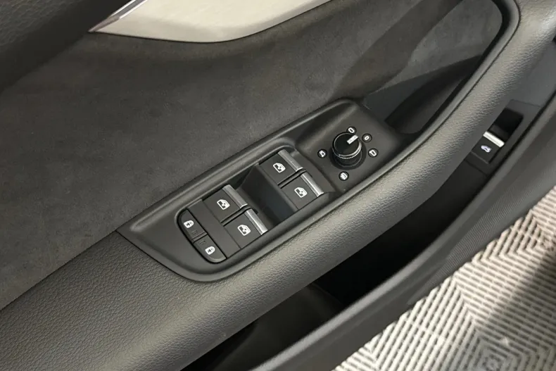 Audi Q8 din 2022 cu 117.779 km - oferta AUD213240 - foto 14