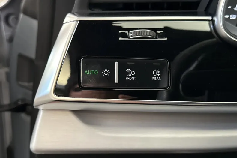 Audi Q8 din 2022 cu 117.779 km - oferta AUD213240 - foto 15