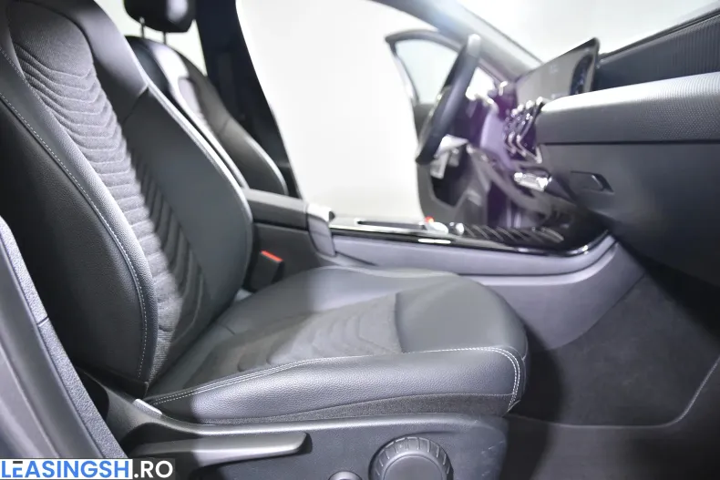 Mercedes-Benz A 180 (Clasa A) din 2024 cu 14.451 km - oferta MER213248 - foto 11