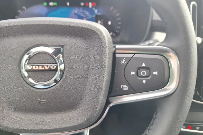 Volvo XC40 din 2026 cu 14 km - oferta VOL213271 - foto 23