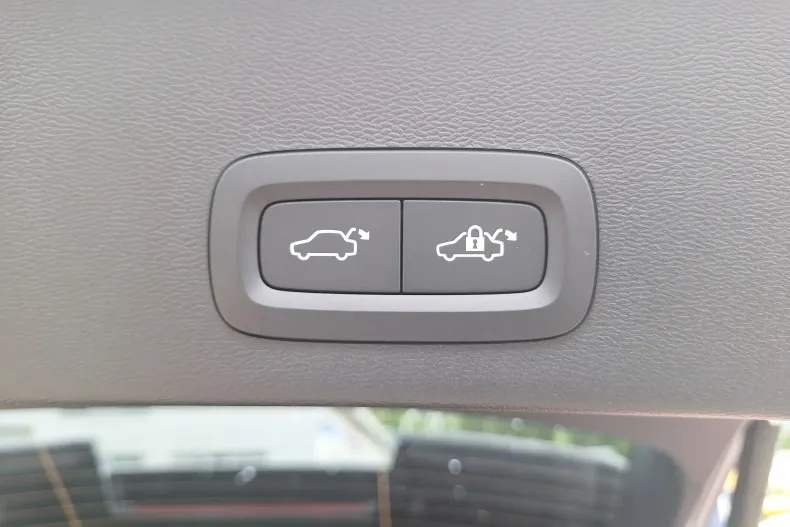 Volvo XC40 din 2026 cu 14 km - oferta VOL213271 - foto 37
