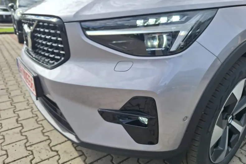 Volvo XC40 din 2026 cu 14 km - oferta VOL213271 - foto 40