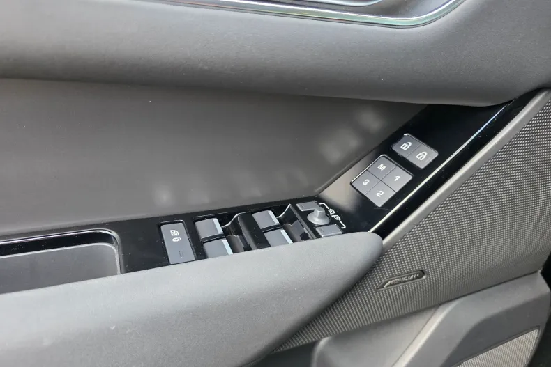 Land Rover Range Rover Velar din 2025 cu 3.000 km - oferta LAN213276 - foto 14