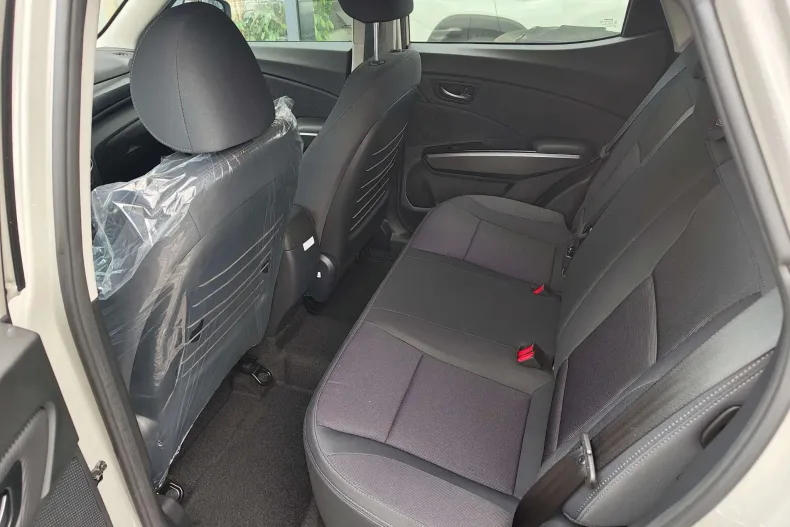 KGM Tivoli din 2025 cu 7 km - oferta KGM213278 - foto 11