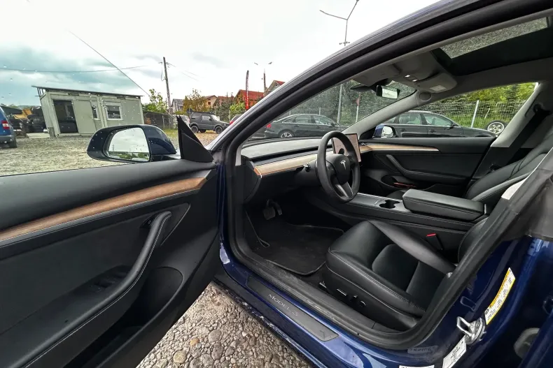 Tesla Model 3 din 2021 cu 84.000 km - oferta TES213314 - foto 3
