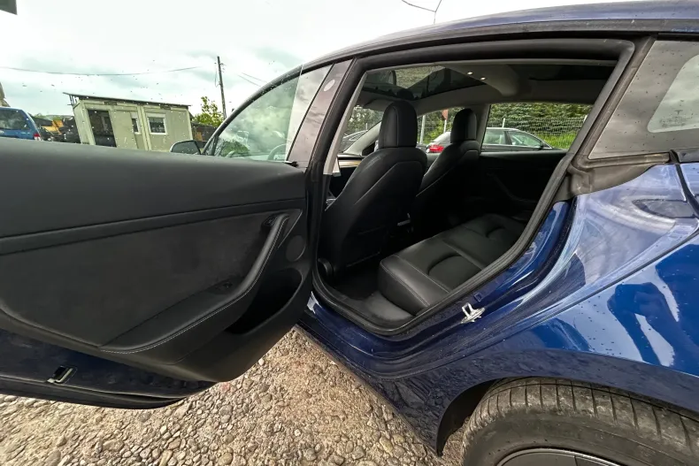 Tesla Model 3 din 2021 cu 84.000 km - oferta TES213314 - foto 12