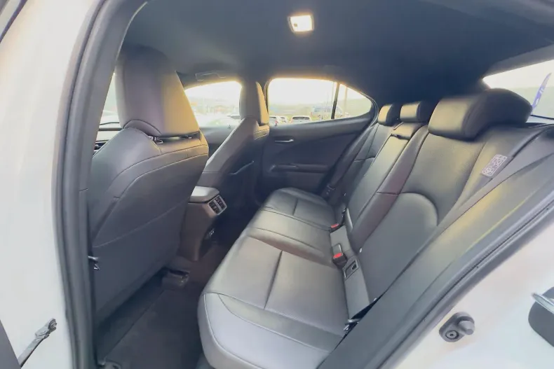 Lexus UX din 2021 cu 82.124 km - oferta LEX213318 - foto 17