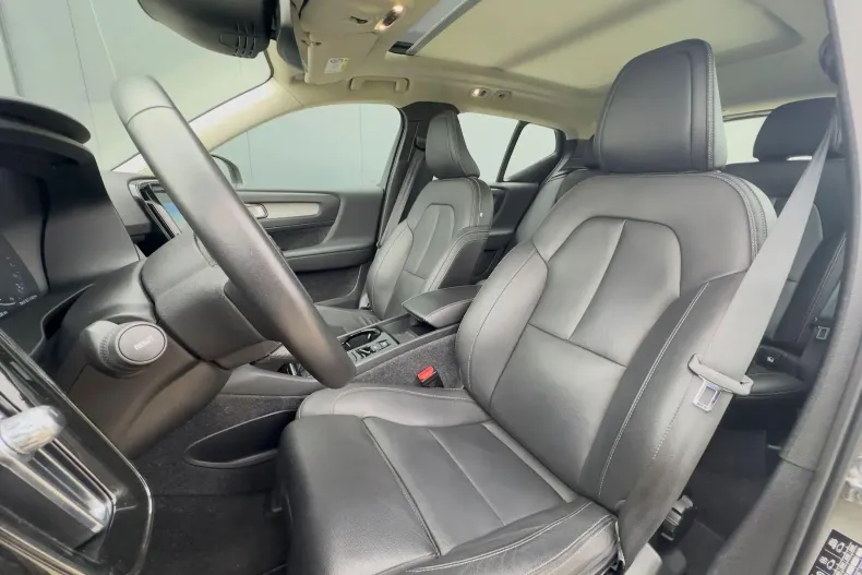 Volvo XC40 din 2021 cu 82.747 km - oferta VOL213320 - foto 13