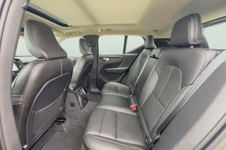 Volvo XC40 din 2021 cu 82.747 km - oferta VOL213320 - foto 16
