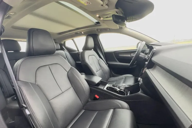Volvo XC40 din 2021 cu 82.747 km - oferta VOL213320 - foto 23
