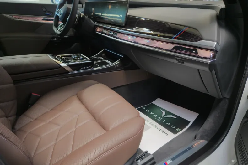 BMW 740d (Seria 7) din 2025 cu 20 km - oferta BMW213329 - foto 7