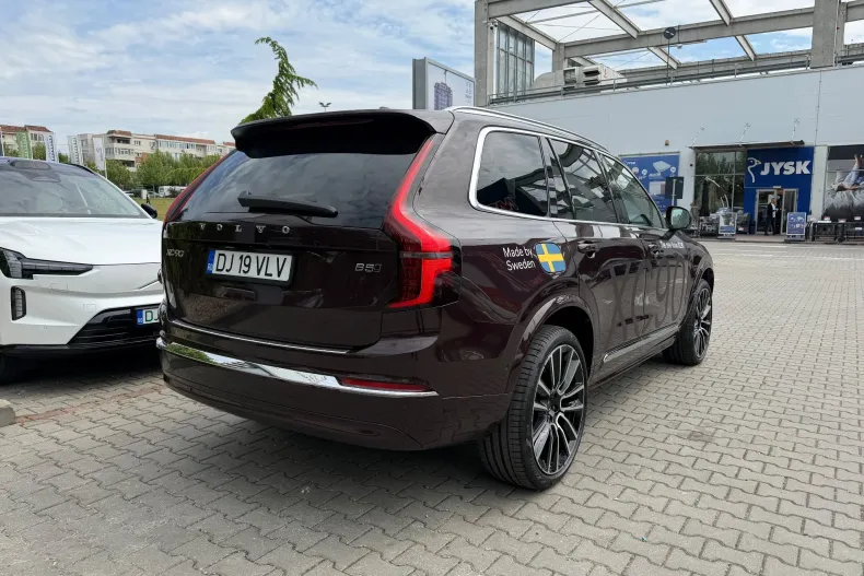 Volvo XC90 din 2026 cu 1.638 km - oferta VOL213356 - foto 4