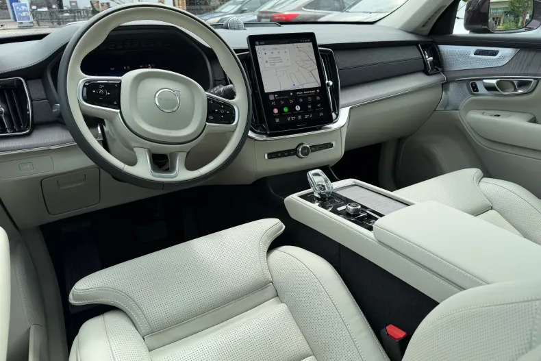 Volvo XC90 din 2026 cu 1.638 km - oferta VOL213356 - foto 10