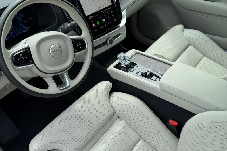 Volvo XC90 din 2026 cu 1.638 km - oferta VOL213356 - foto 11