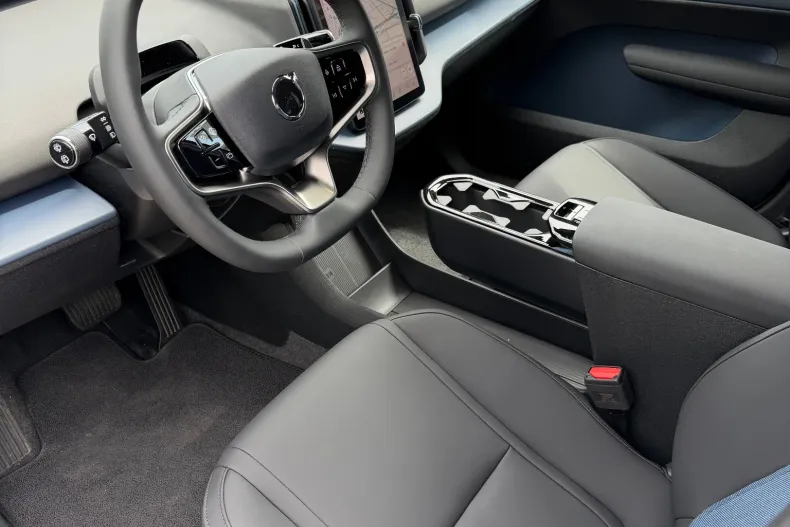 Volvo EX30 din 2025 cu 868 km - oferta VOL213357 - foto 7
