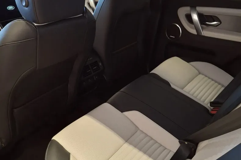 Land Rover Discovery Sport din 2025 cu 600 km - oferta LAN213367 - foto 9