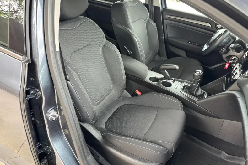 Renault Megane din 2021 cu 62.800 km - oferta REN213375 - foto 36