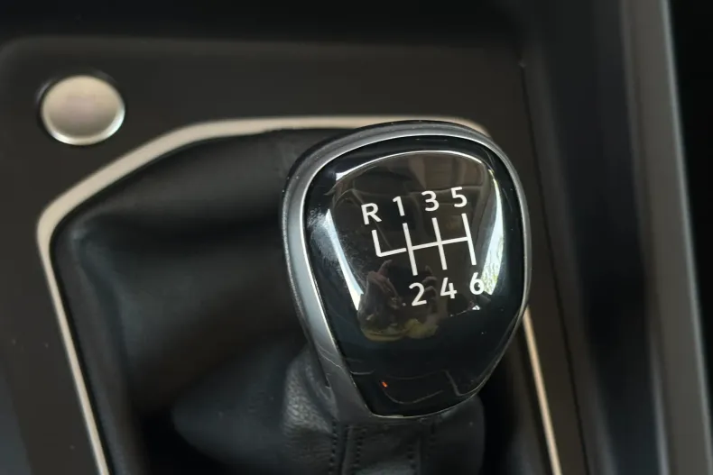 Volkswagen Golf din 2021 cu 81.000 km - oferta VOL213376 - foto 26