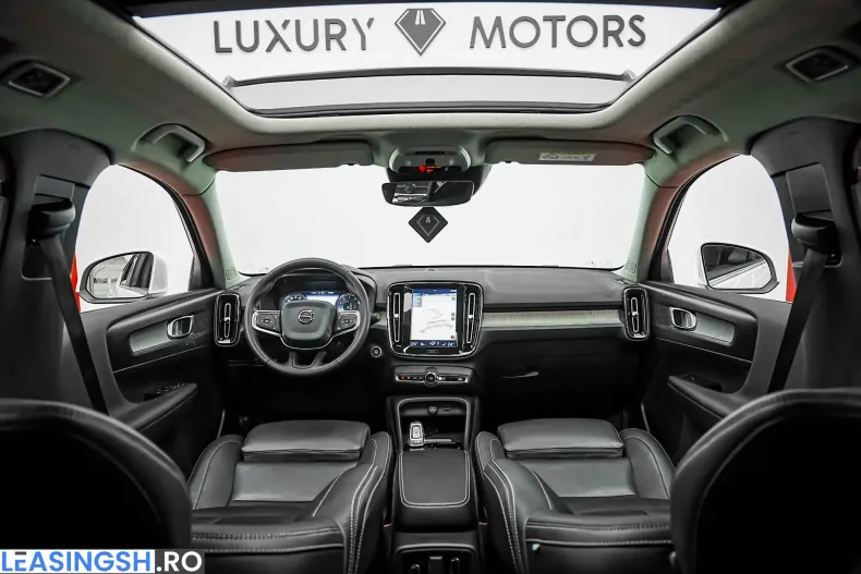 Volvo XC40 din 2020 cu 101.000 km - oferta VOL213387 - foto 2