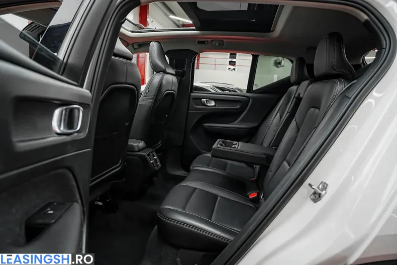 Volvo XC40 din 2020 cu 101.000 km - oferta VOL213387 - foto 6