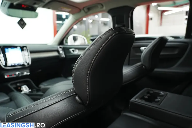 Volvo XC40 din 2020 cu 101.000 km - oferta VOL213387 - foto 35