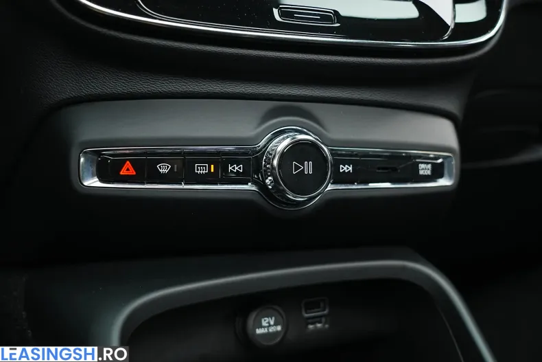 Volvo XC40 din 2020 cu 101.000 km - oferta VOL213387 - foto 38