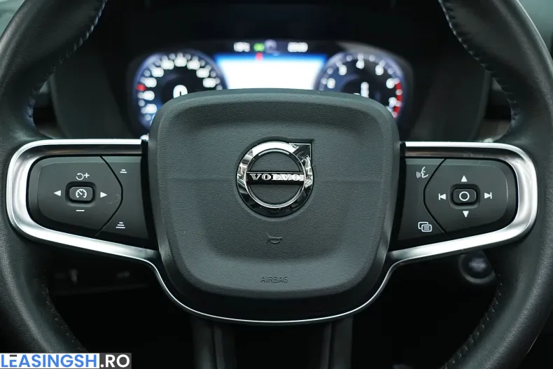Volvo XC40 din 2020 cu 101.000 km - oferta VOL213387 - foto 39