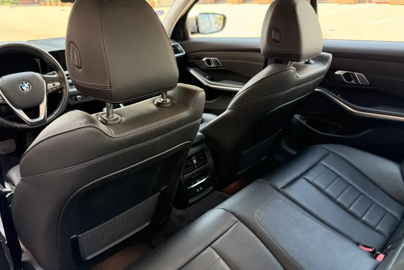 BMW 330e (Seria 3) din 2021 cu 127.409 km - oferta BMW213388 - foto 9