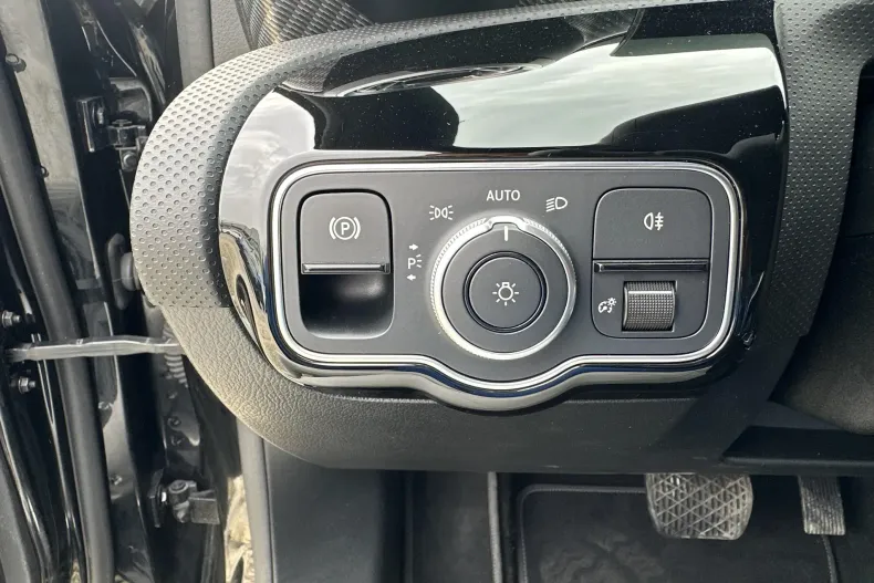 Mercedes-Benz A 180 (Clasa A) din 2023 cu 91.762 km - oferta MER213403 - foto 15