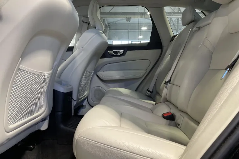 Volvo XC60 din 2021 cu 77.689 km - oferta VOL213405 - foto 12