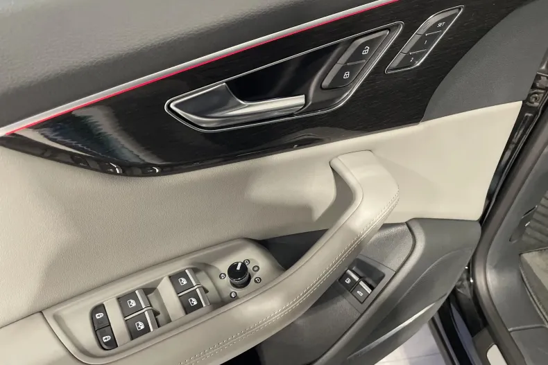 Audi Q8 din 2021 cu 82.121 km - oferta AUD213407 - foto 14