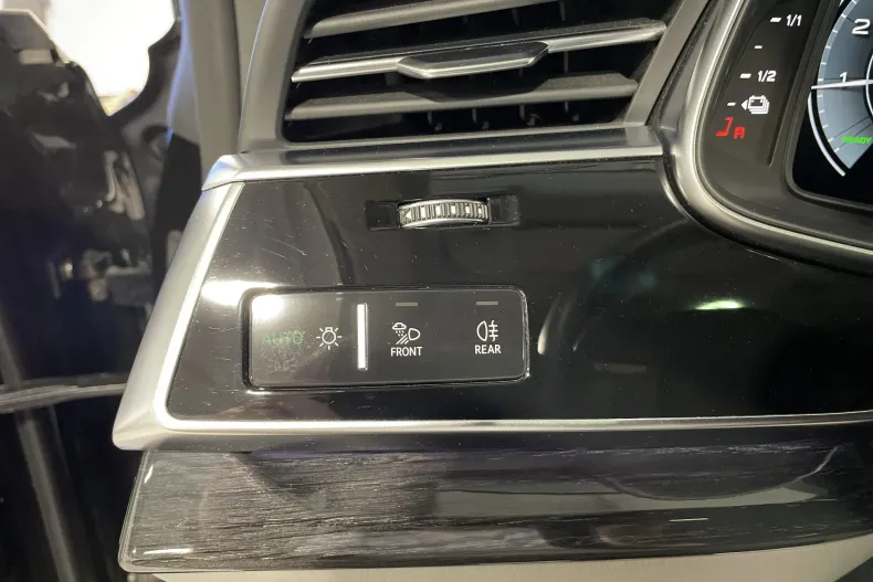 Audi Q8 din 2021 cu 82.121 km - oferta AUD213407 - foto 15