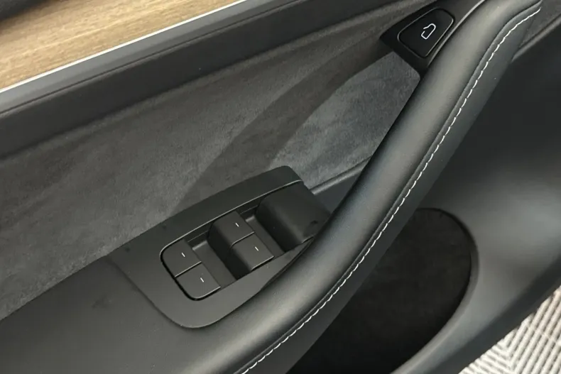 Tesla Model Y din 2023 cu 82.300 km - oferta TES213428 - foto 14