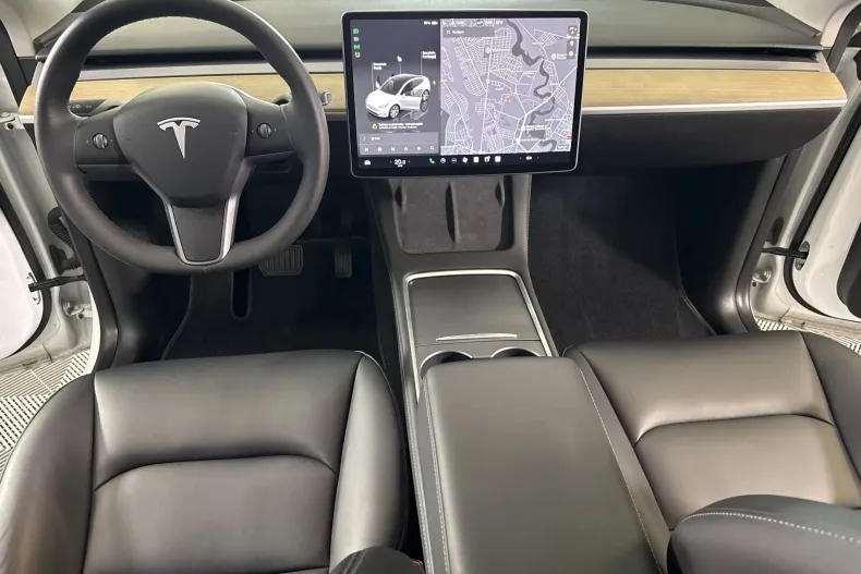 Tesla Model Y din 2023 cu 48.940 km - oferta TES213429 - foto 9