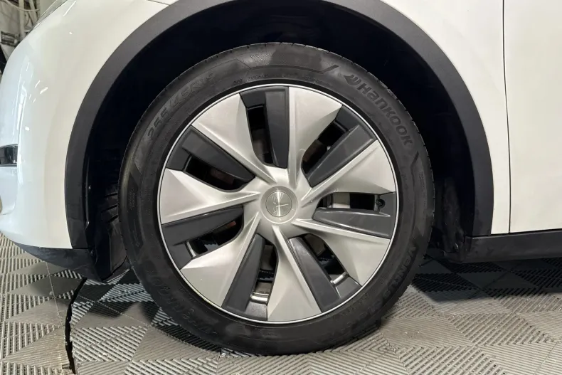 Tesla Model Y din 2023 cu 48.940 km - oferta TES213429 - foto 13