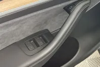 Tesla Model Y din 2023 cu 48.940 km - oferta TES213429 - foto 14