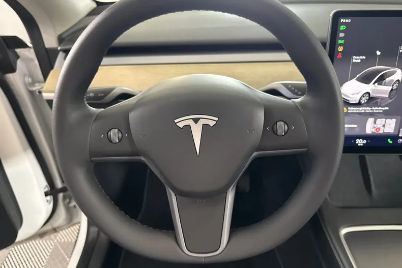 Tesla Model Y din 2023 cu 48.940 km - oferta TES213429 - foto 15