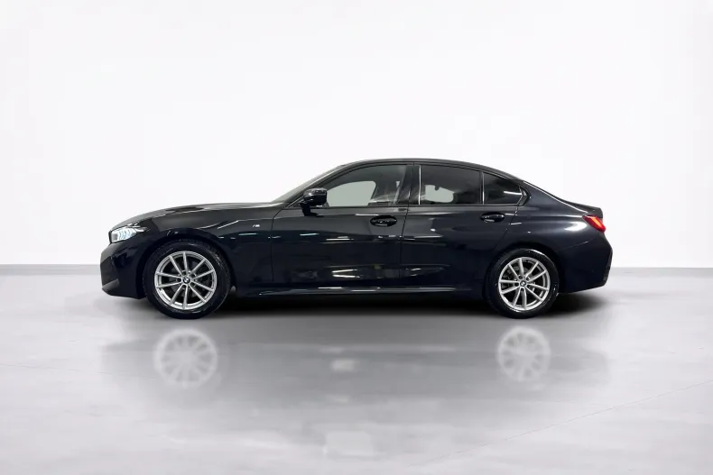 BMW 320i (Seria 3) din 2023 cu 41.236 km - oferta BMW213431 - foto 2