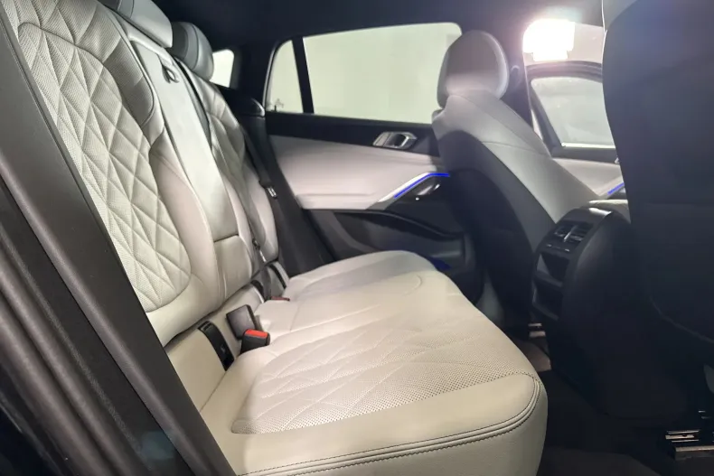 BMW X6 (Seria X) din 2023 cu 24.685 km - oferta BMW213437 - foto 12