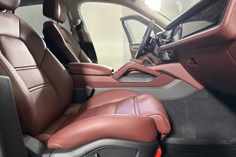 Porsche Cayenne din 2024 cu 7.305 km - oferta POR213444 - foto 11