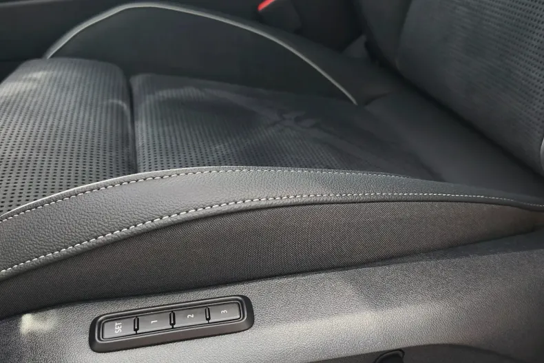 Skoda Superb din 2026 cu 6 km - oferta SKO213474 - foto 3