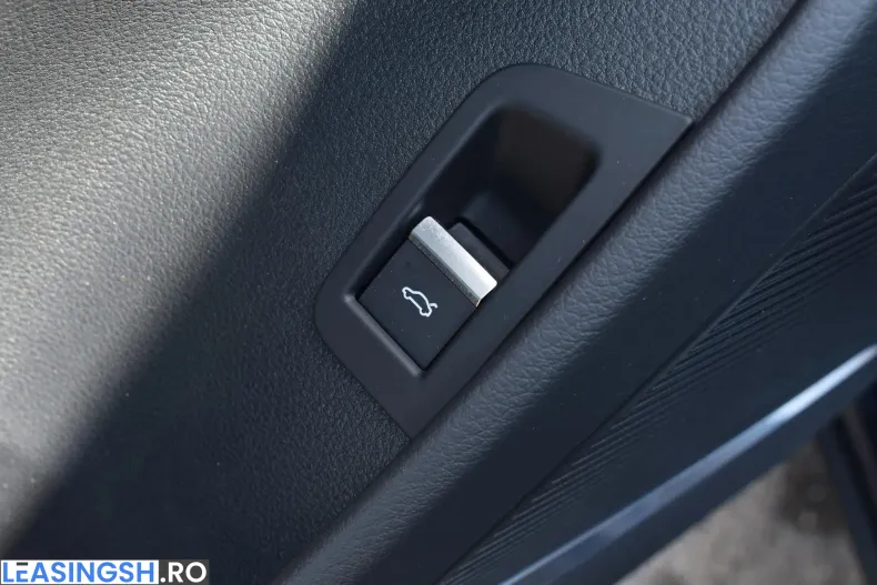 Audi Q8 din 2024 cu 3.000 km - oferta AUD213483 - foto 11
