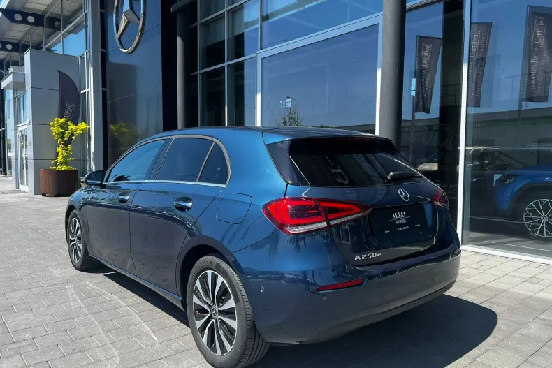 Mercedes-Benz A 250 (Clasa A) din 2021 cu 61.250 km - oferta MER213490 - foto 27